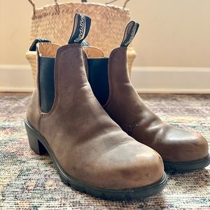 Blundstone women’s #1673 heeled Chelsea boot